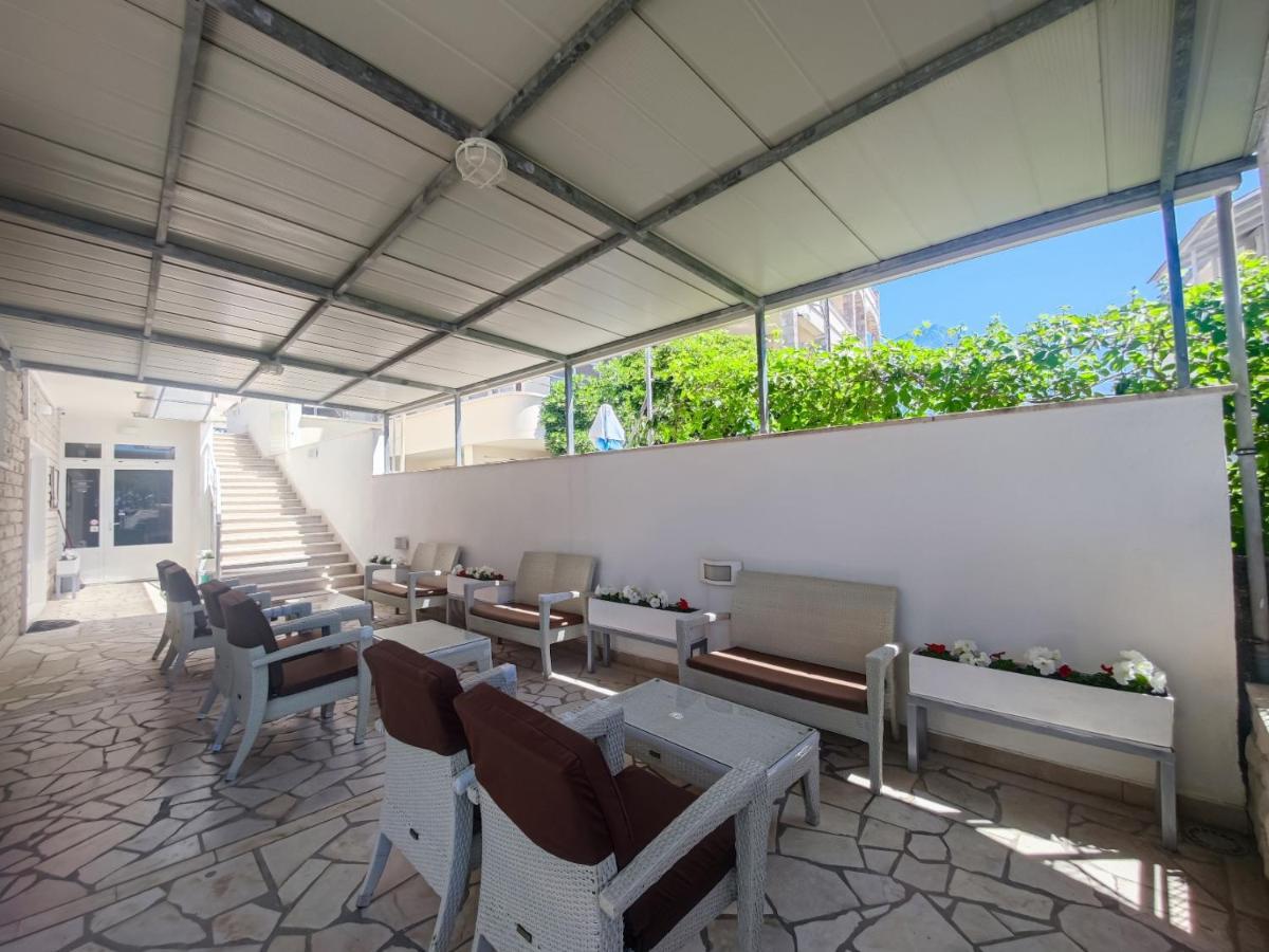 B&B Villa Ivona Baška Voda Extérieur photo